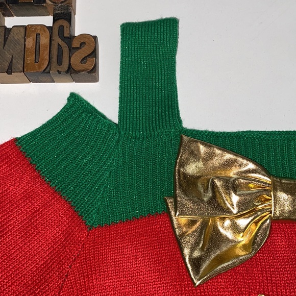 🎄UNBRANDED Cold Shoulder Christmas Ornament/Tree Ugly Christmas Sweater - Picture 7 of 8